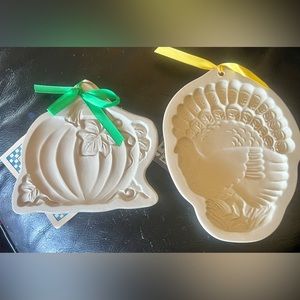 Set of 2 Thanksgiving Cookie Molds Turkey & Pumpkin NWT Brown Bag